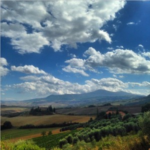 Uno dei panorami più fotografati di tutta la Toscana, Val d'Orcia allo stato puro!