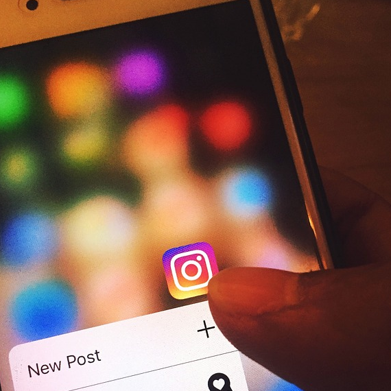 Novità Instagram per i profili aziendali e Tag degli amici di Facebook